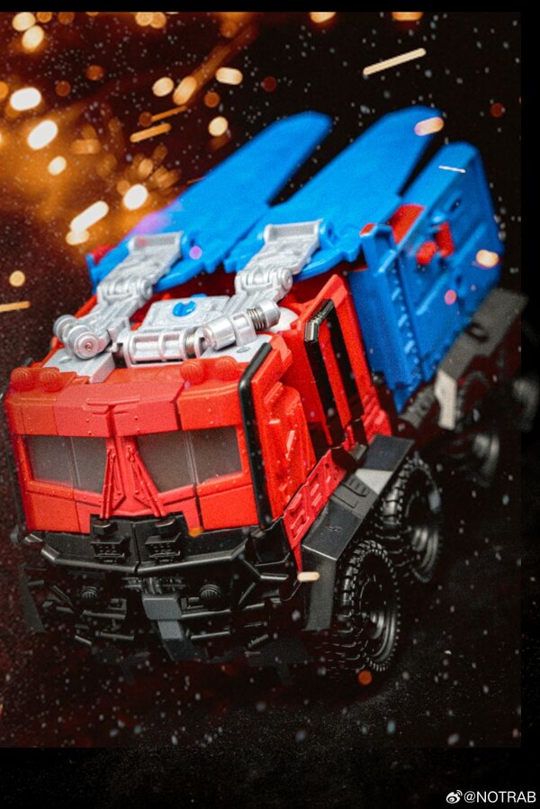Image Of Beast Mode Optimus Prime From Transformers Rise Of The Beasts  (3 of 9)